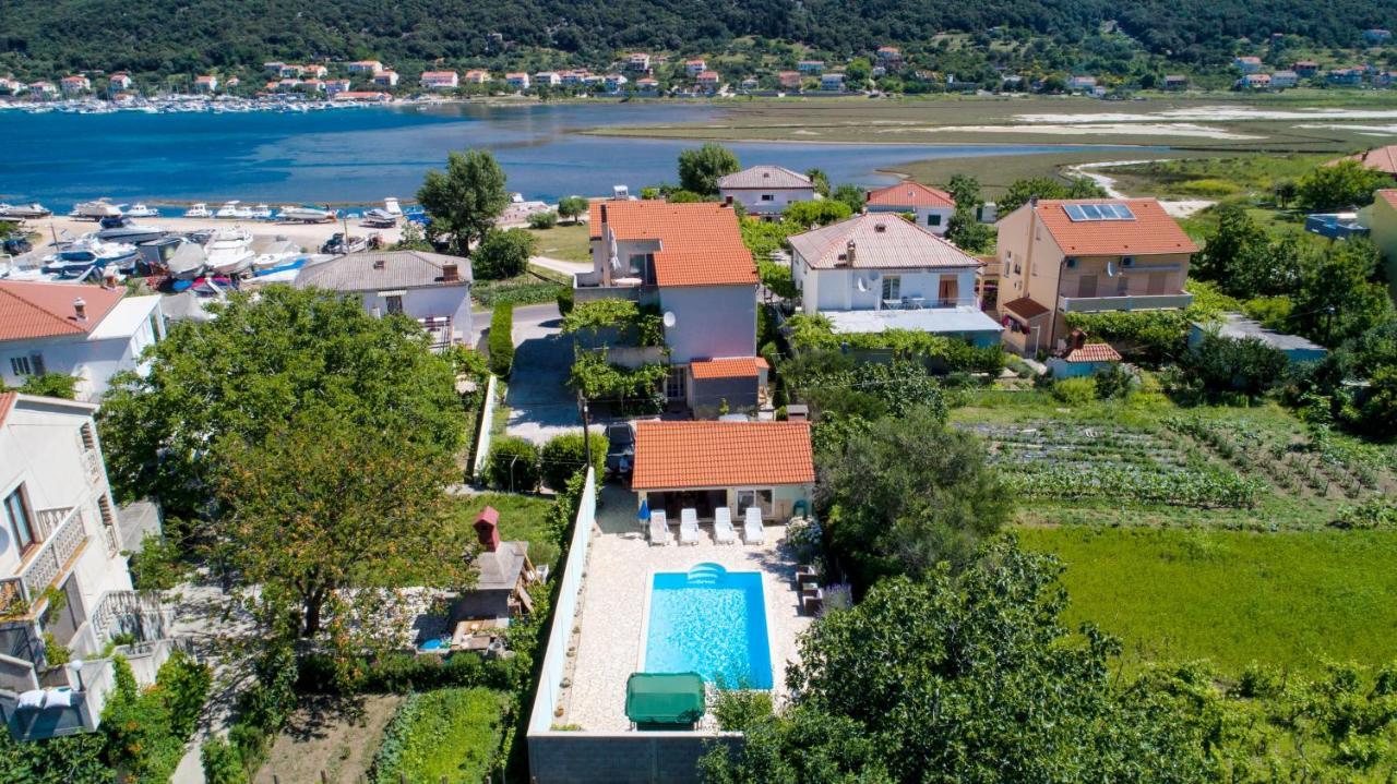 Family friendly apartments with a swimming pool Supetarska Draga - Donja, Rab - 2019 Bagian luar foto