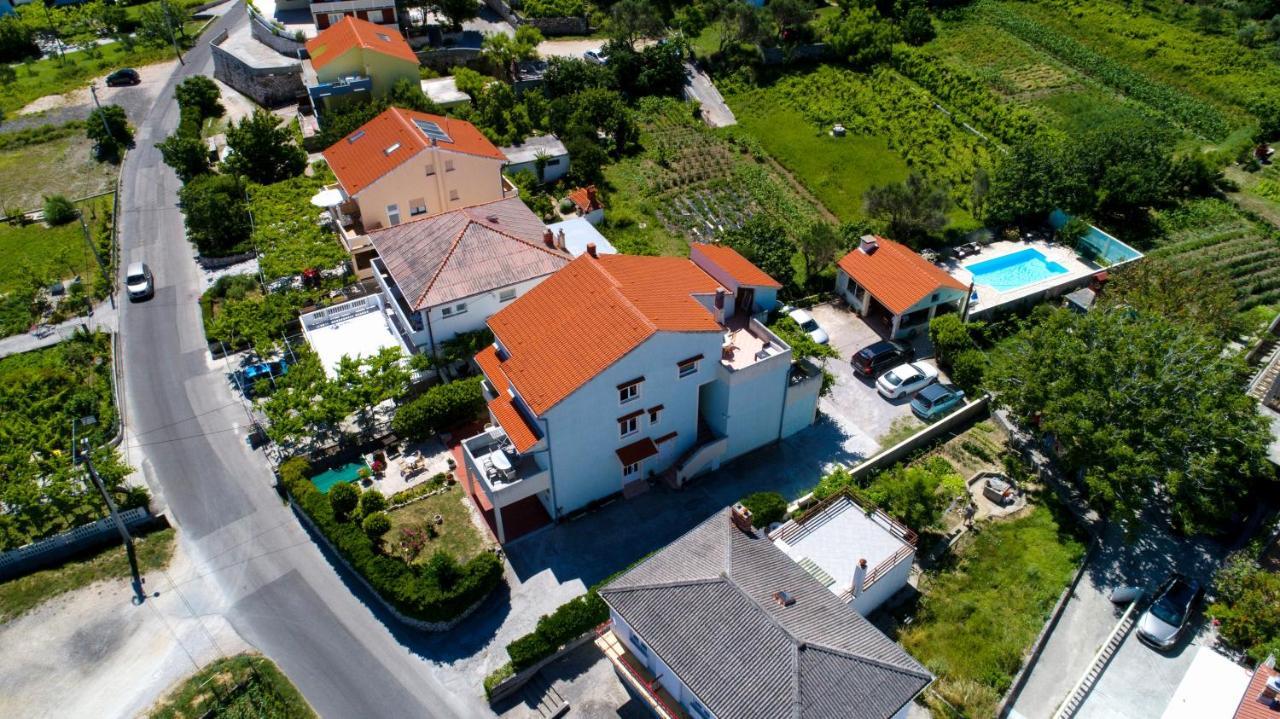 Family friendly apartments with a swimming pool Supetarska Draga - Donja, Rab - 2019 Bagian luar foto