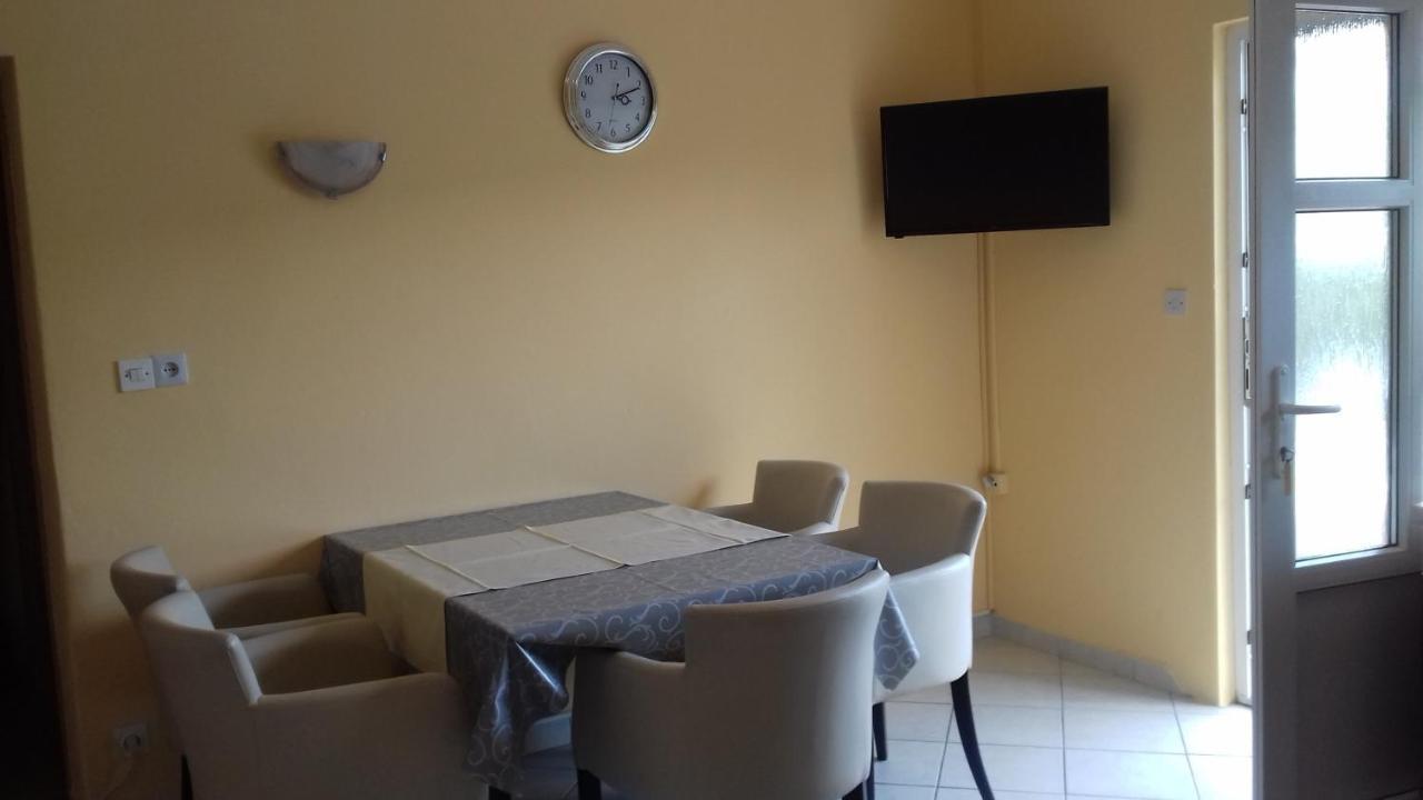 Family friendly apartments with a swimming pool Supetarska Draga - Donja, Rab - 2019 Bagian luar foto