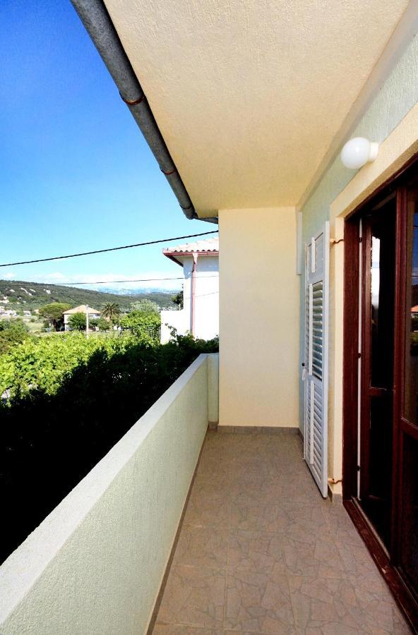 Family friendly apartments with a swimming pool Supetarska Draga - Donja, Rab - 2019 Bagian luar foto