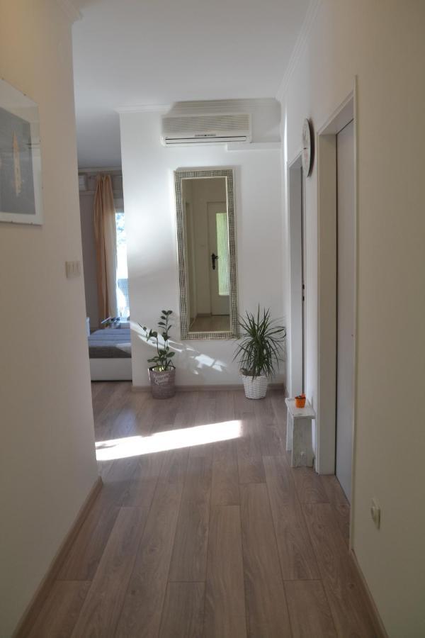 Family friendly apartments with a swimming pool Supetarska Draga - Donja, Rab - 2019 Bagian luar foto