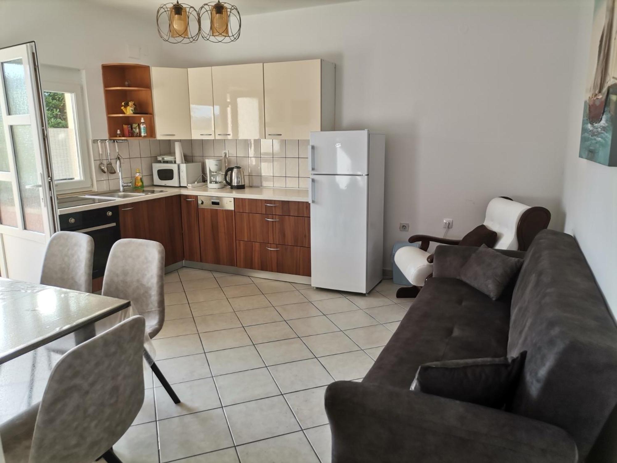 Family friendly apartments with a swimming pool Supetarska Draga - Donja, Rab - 2019 Ruang foto